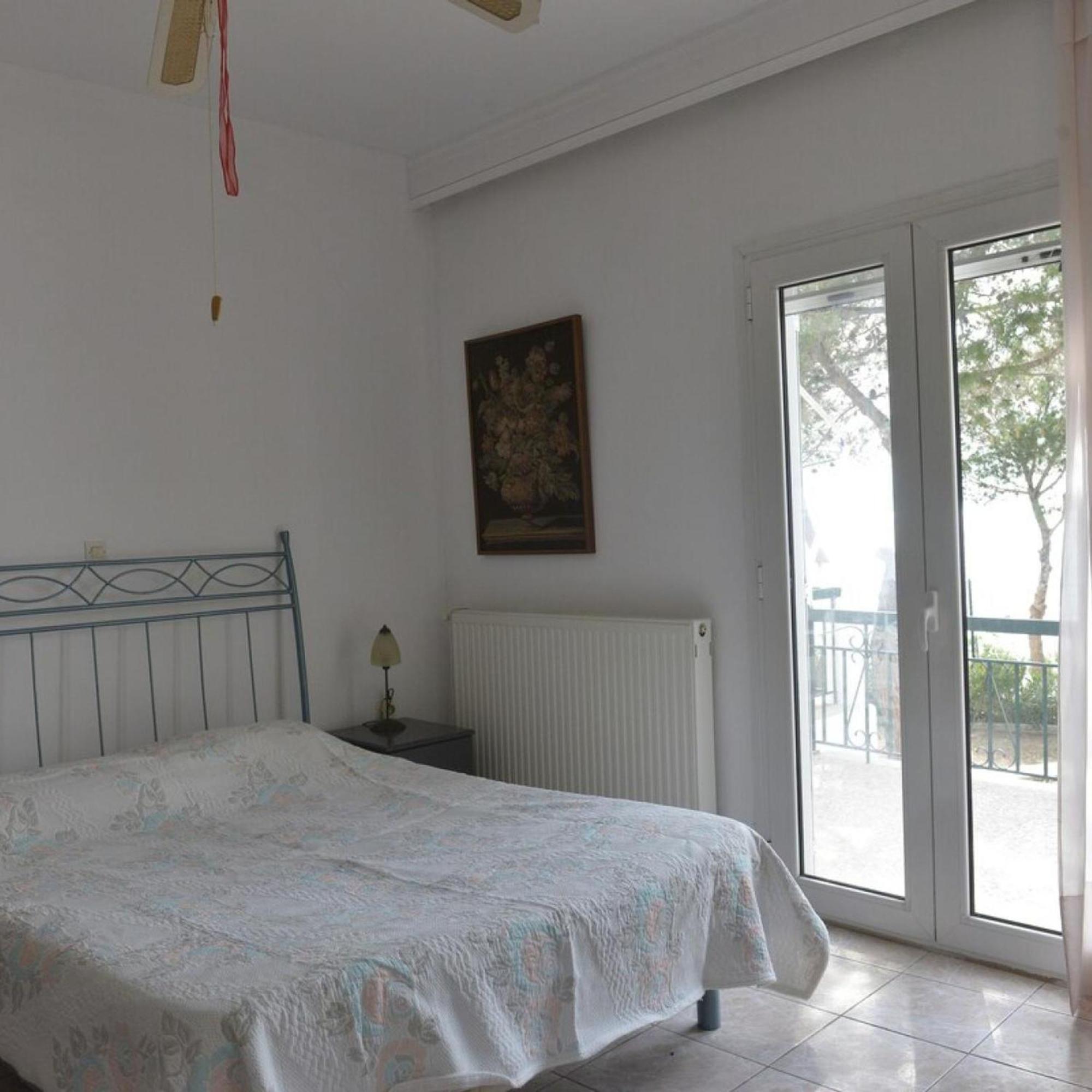 Salamis Beachfront House מראה חיצוני תמונה