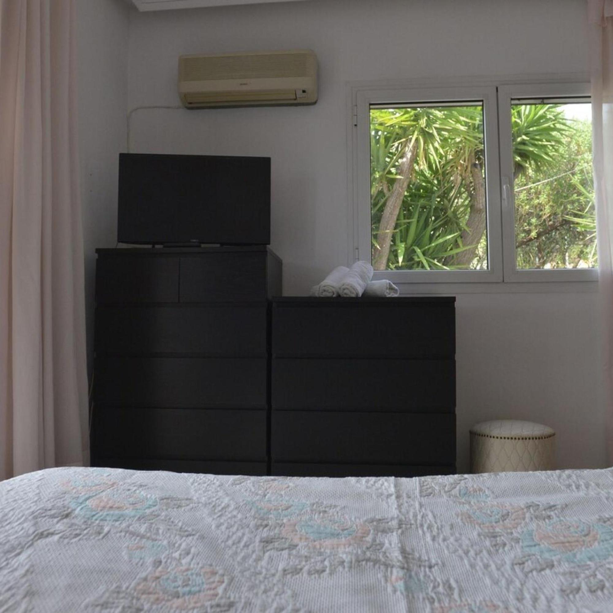 Salamis Beachfront House מראה חיצוני תמונה