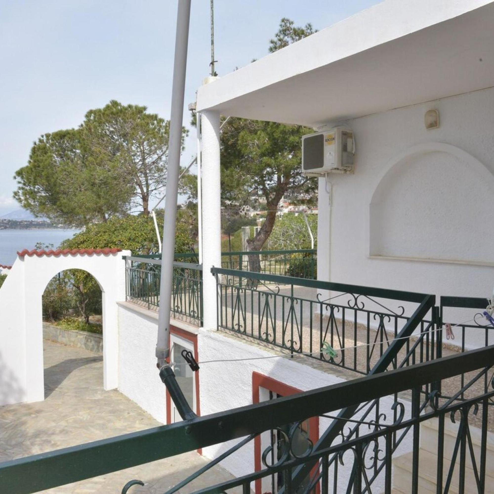 Salamis Beachfront House מראה חיצוני תמונה
