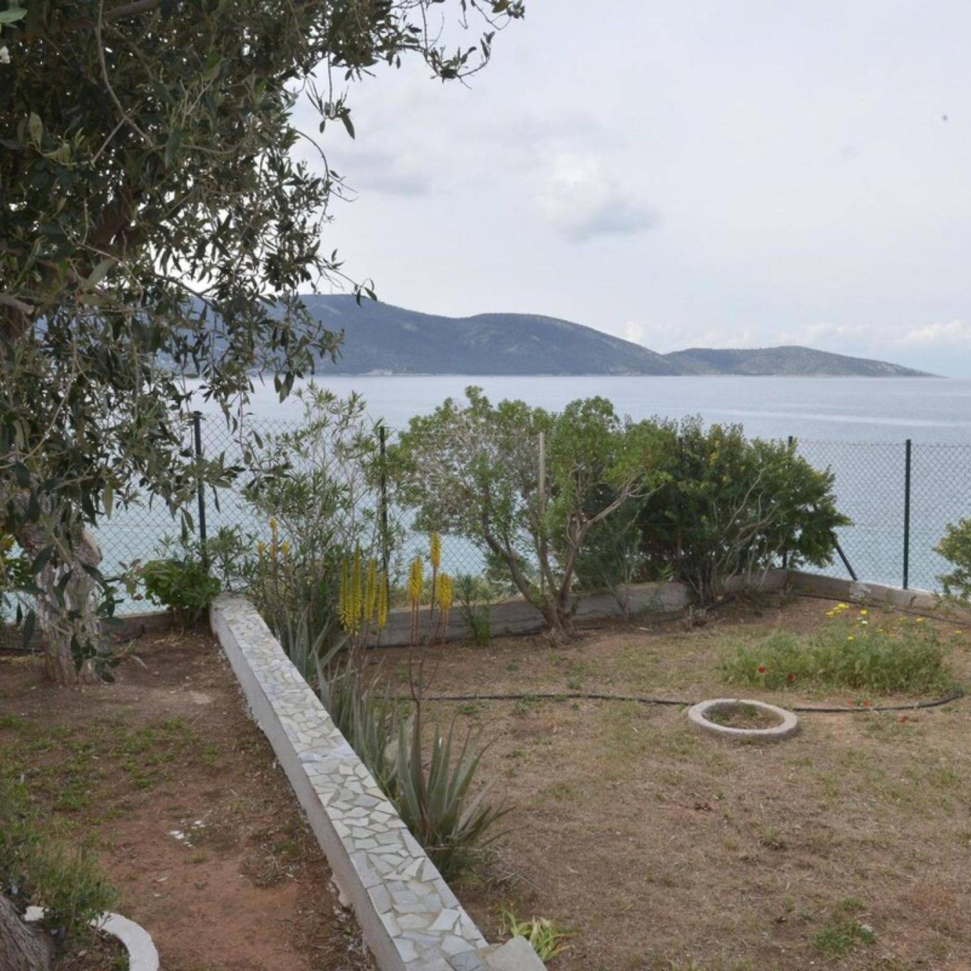 Salamis Beachfront House מראה חיצוני תמונה